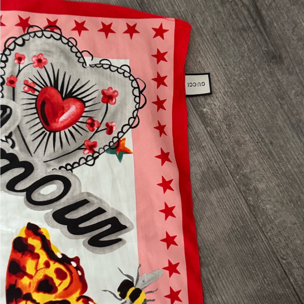 Gucci  (L’aveugle par Amour)Vibrant Scarf with Heart and Butterfly Motifs - Picture 3 of 11